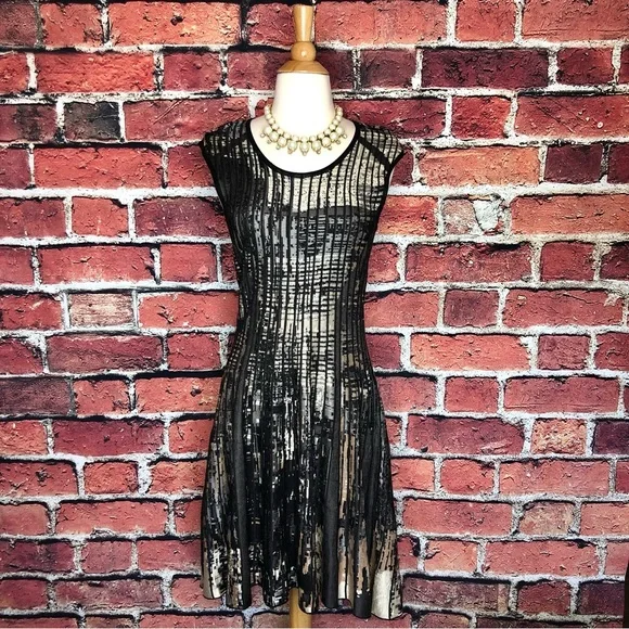 Nic + Zoe abstract twirl sweater dress - Picture 2 of 9